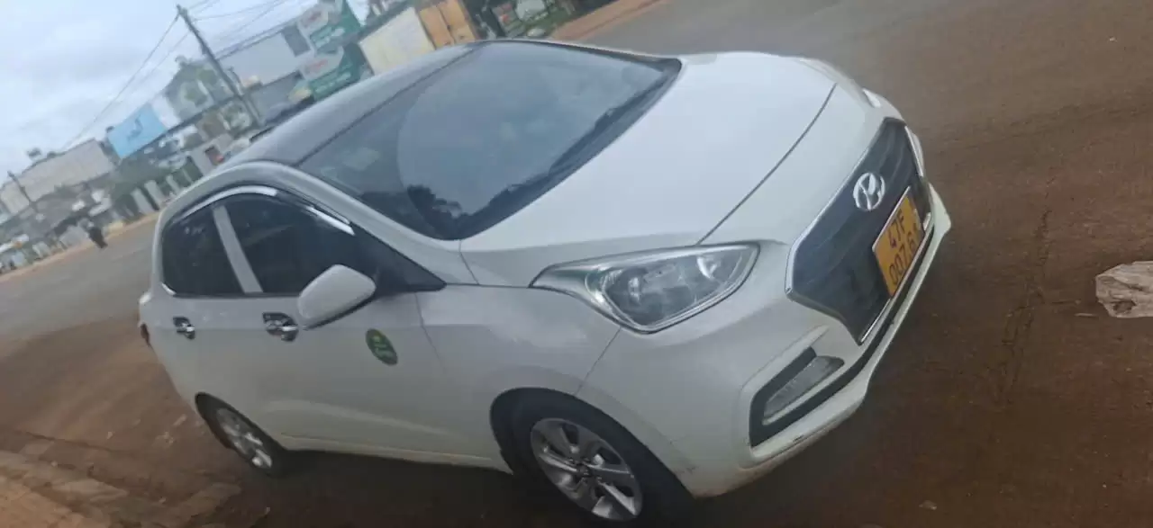 Xe Taxi Buôn Hồ